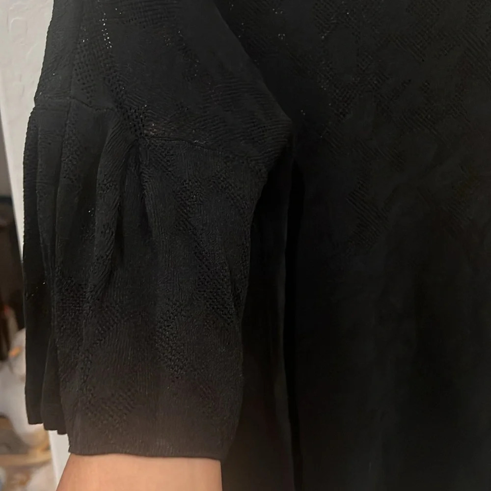 Chico's size 2 black patterned top with bell sleeves - Picture 8 of 8